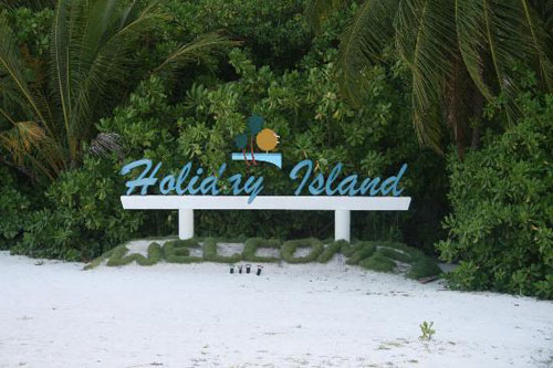 HOLIDAY ISLAND RESORT
